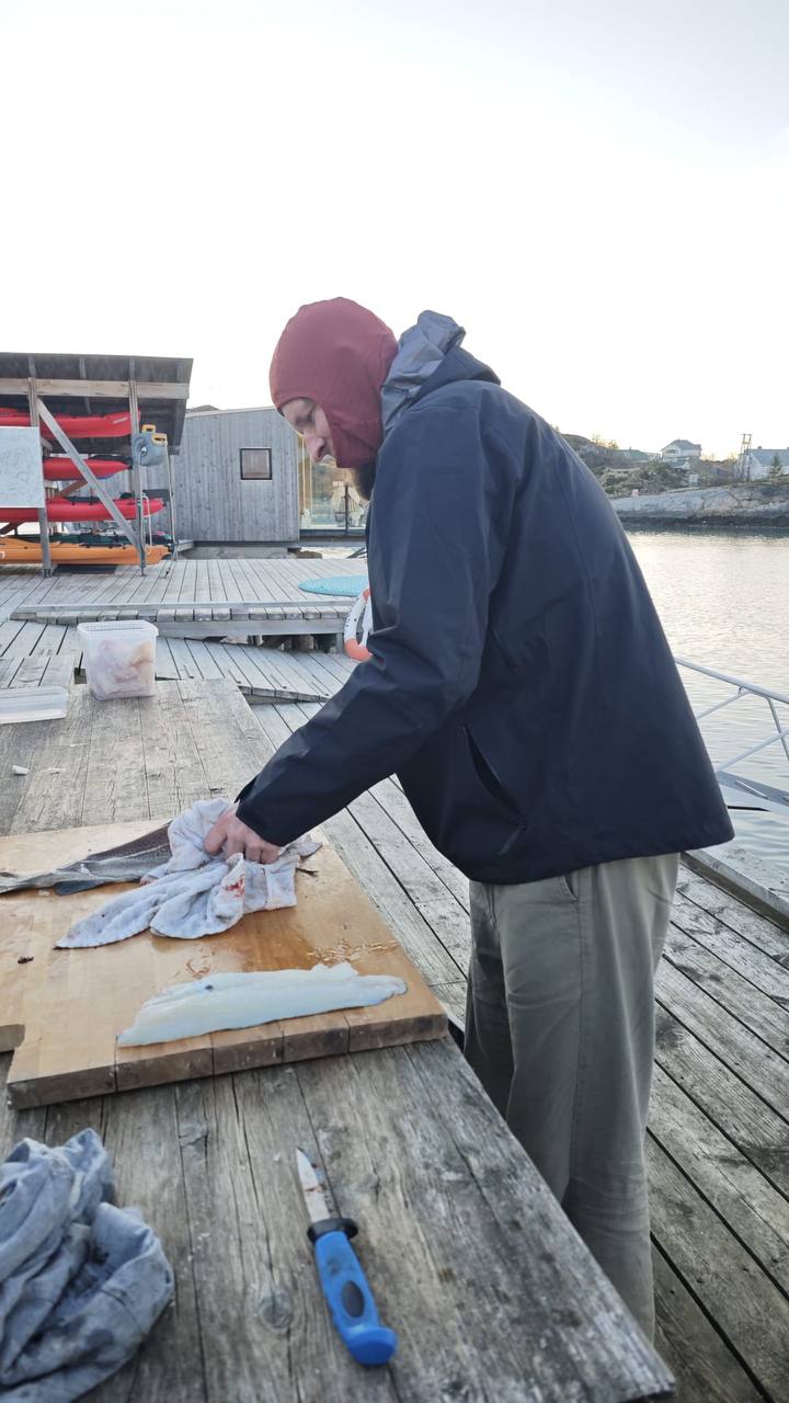 Příprava ryby v kuchyni